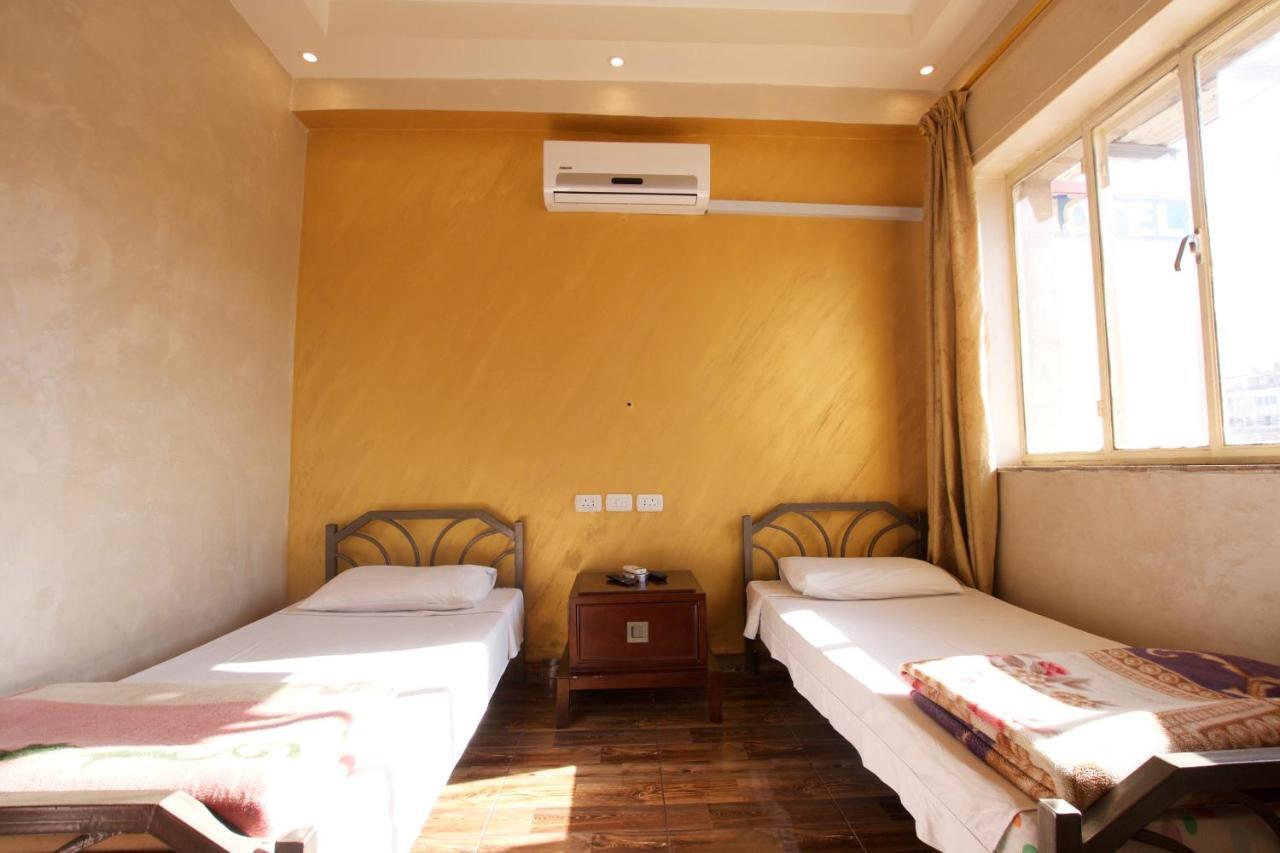 Erasmus Student House By Sunrise Hostel Amman Exterior photo